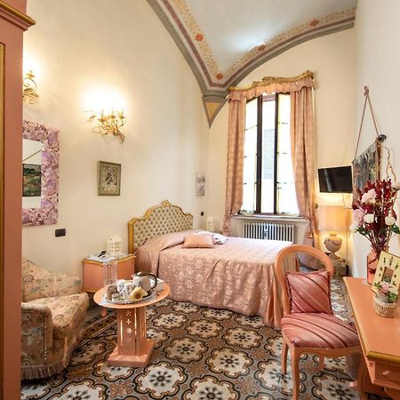 Antica Dimora Del Buongoverno Hotel Siena Exterior photo